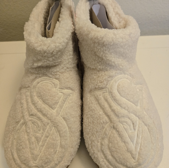 Victoria Secret Slippers Booties - Picture 6 of 13